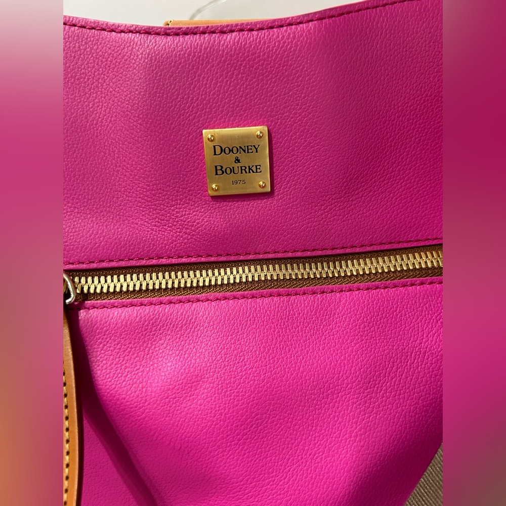 Dooney & Bourke Raleigh Roxy Large Fuschia shoulder bag - Picture 3 of 8